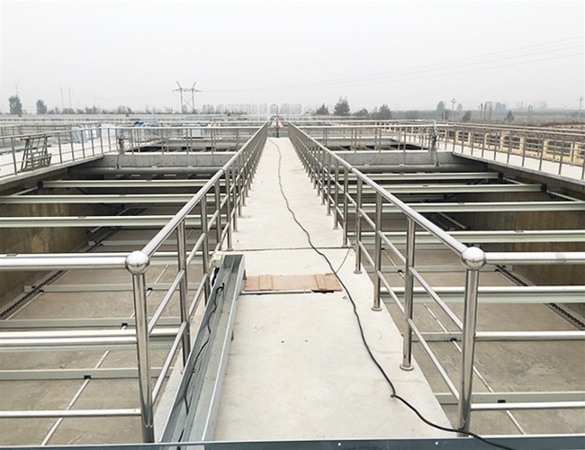 初沉池非金屬刮泥機(jī)